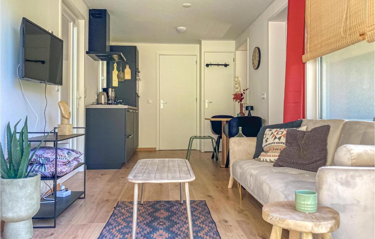 Cozy Home In Heinkenszand With Sauna エクステリア 写真