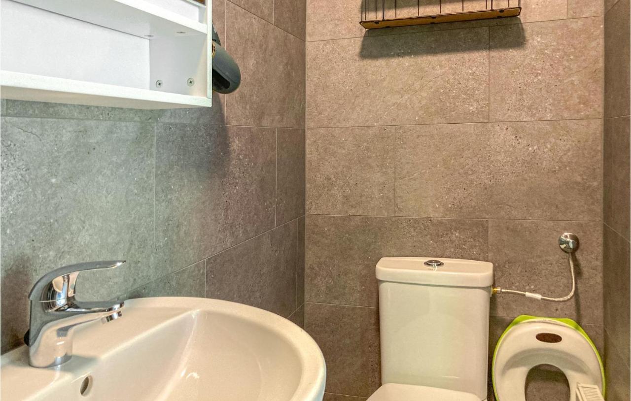 Cozy Home In Heinkenszand With Sauna エクステリア 写真